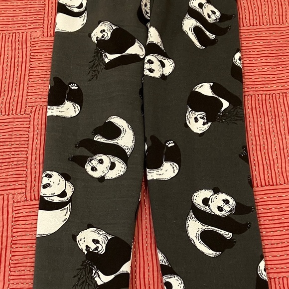 Women’s XS / S cozy Panda print thick fleece Leggings - Picture 12 of 16